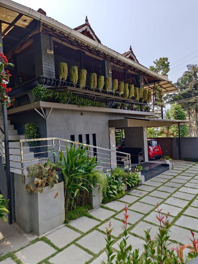 The Four Seasons Apartment Kalpatta Ngoại thất bức ảnh